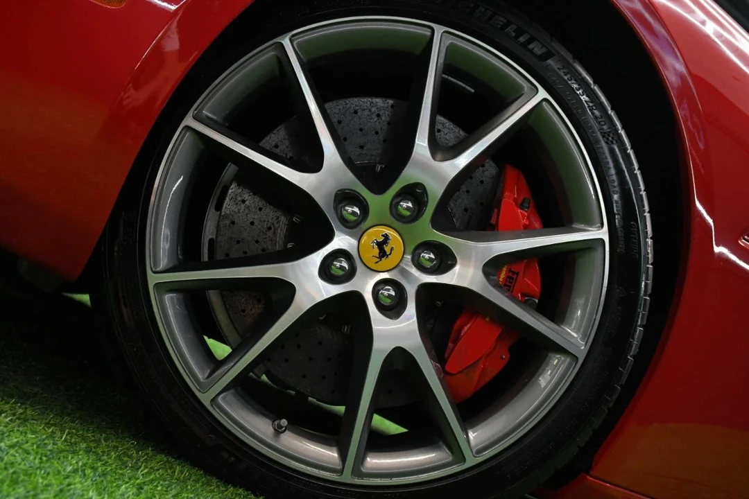 2014 Ferrari California - Image 5 of 31