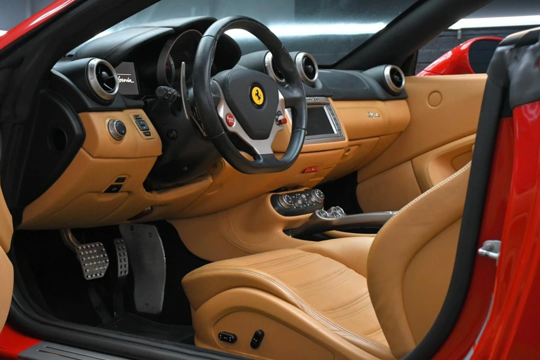 2014 Ferrari California - Image 23 of 31
