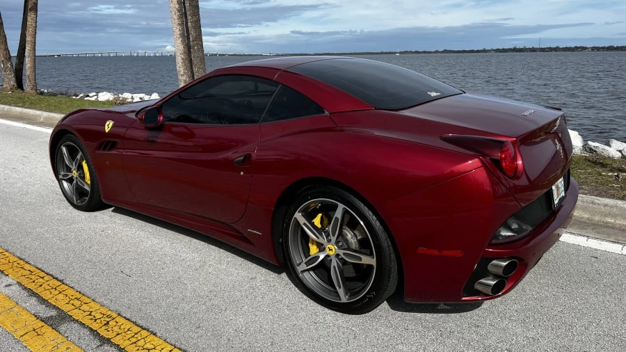 2014 Ferrari California - Image 3 of 8