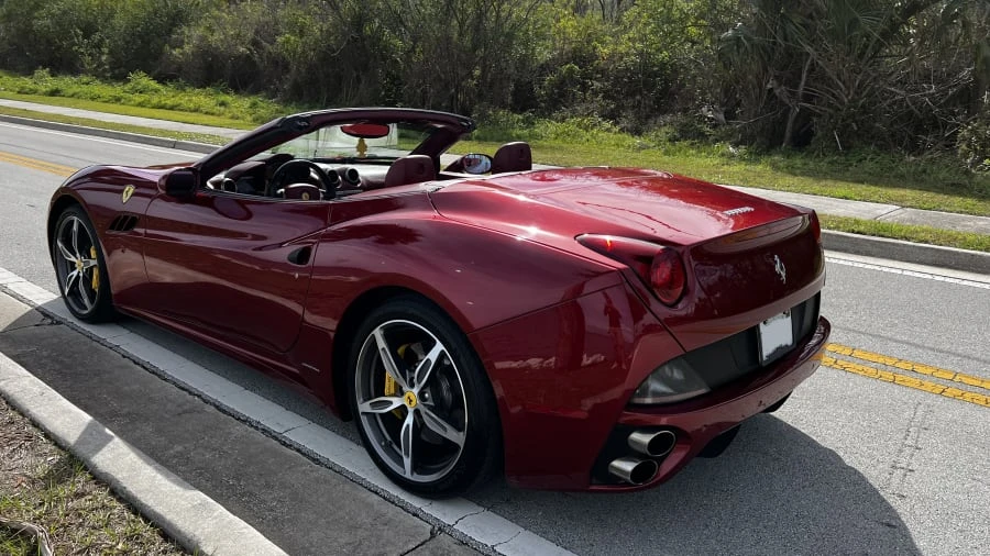 2014 Ferrari California - Image 5 of 8