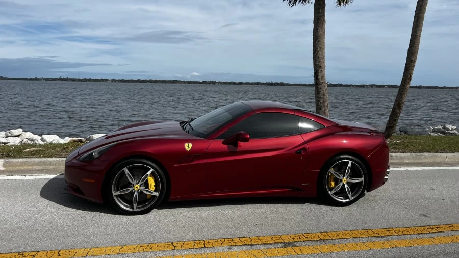 2014 Ferrari California - Image 2 of 8