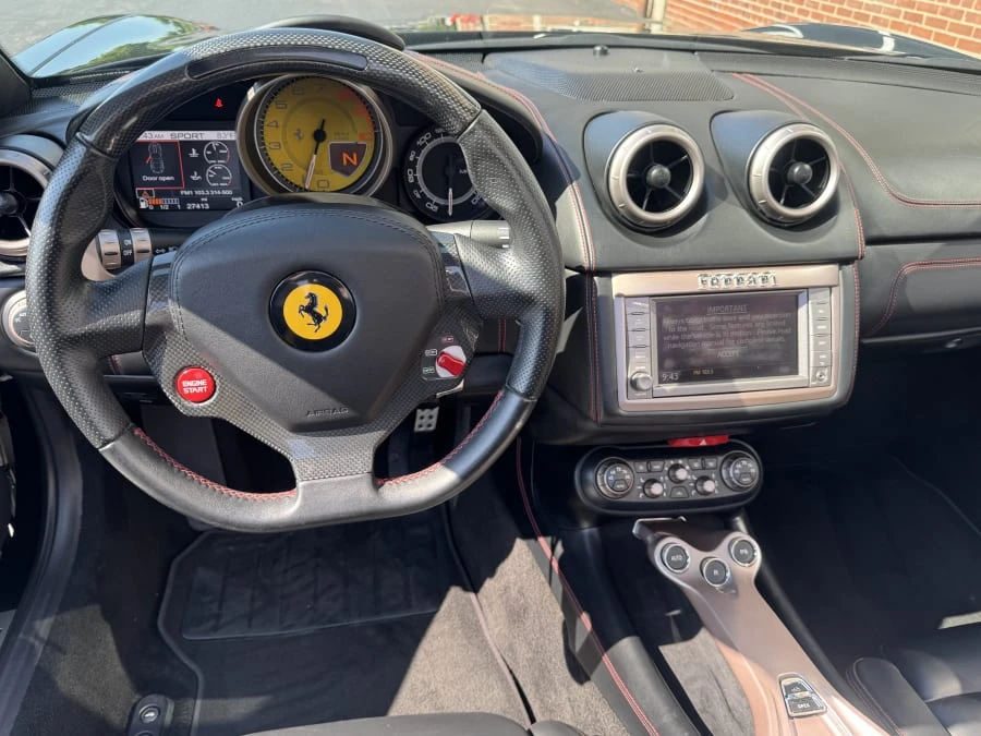 2014 Ferrari California - Image 8 of 12