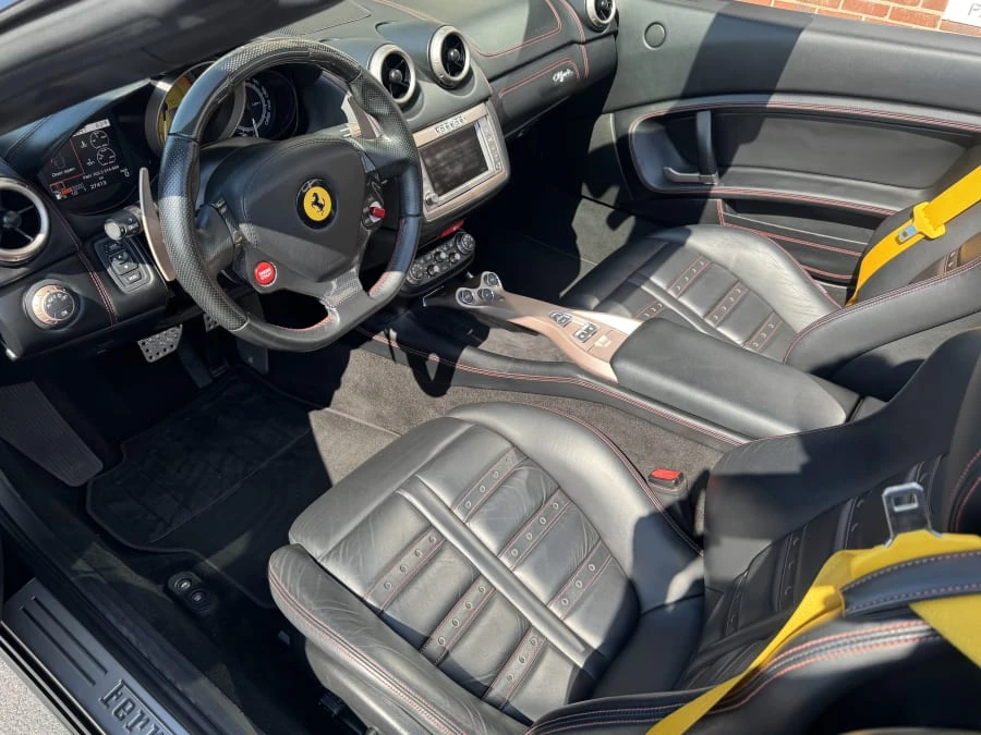 2014 Ferrari California - Image 9 of 12