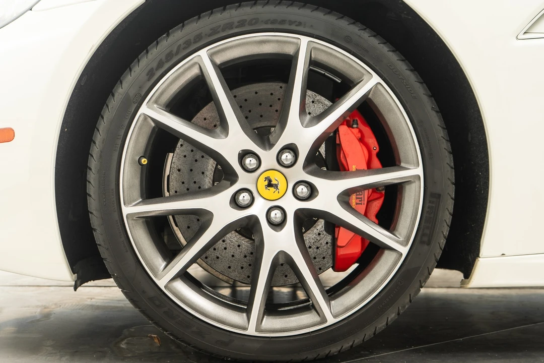 2014 Ferrari California - Image 10 of 12