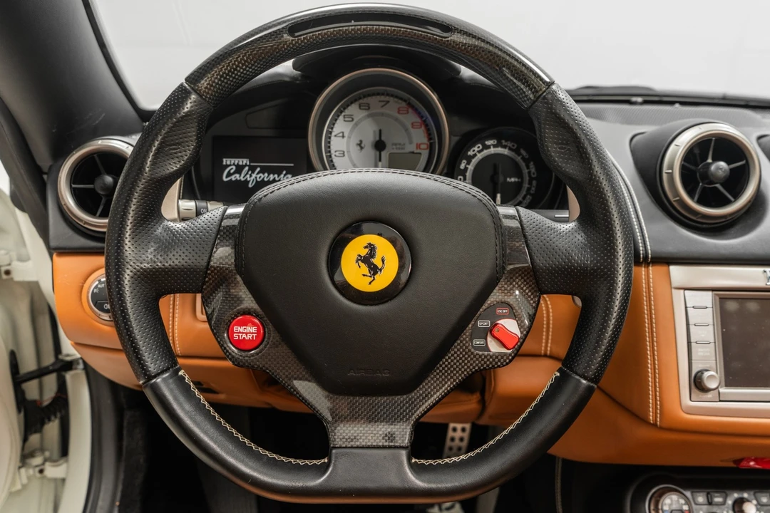 2014 Ferrari California - Image 15 of 21