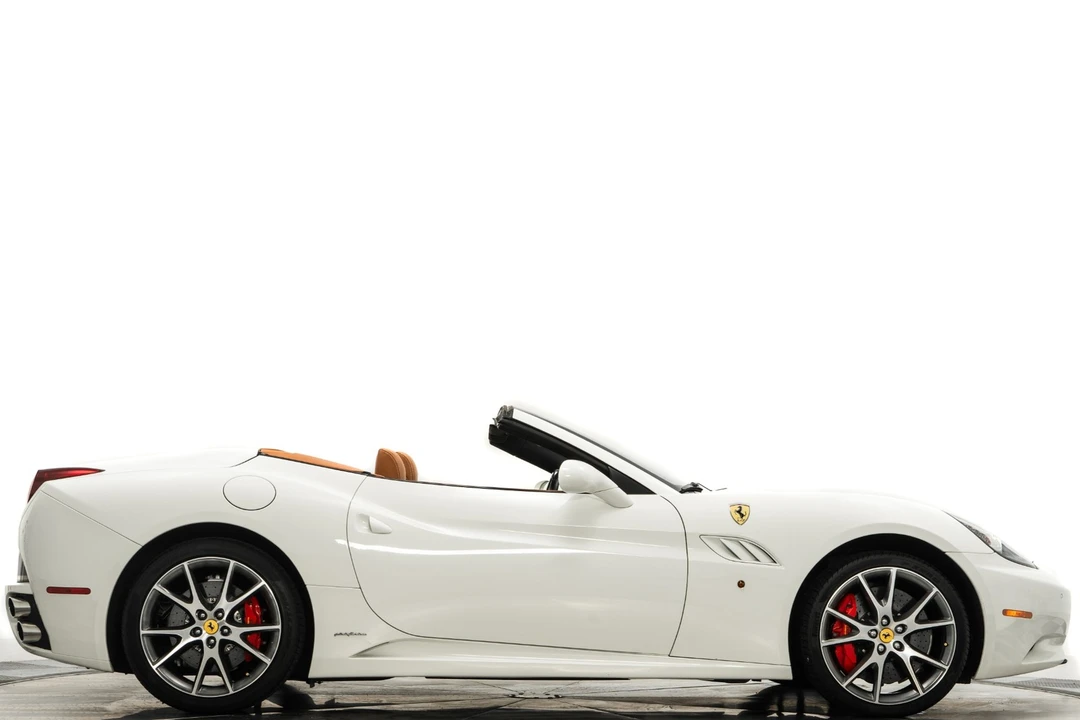 2014 Ferrari California - Image 2 of 21