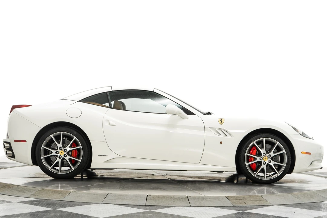 2014 Ferrari California - Image 18 of 21