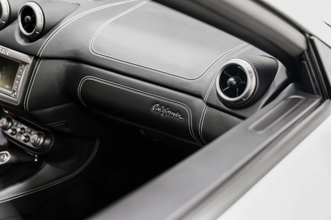 2014 Ferrari California - Image 13 of 21