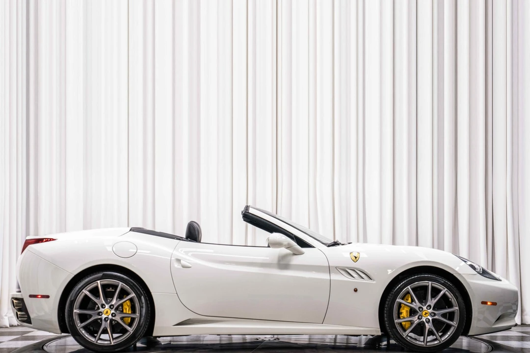 2014 Ferrari California - Image 2 of 12