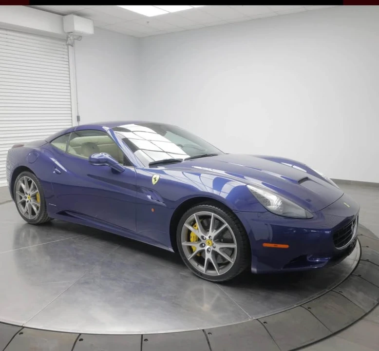 2014 Ferrari California - Image 2 of 10