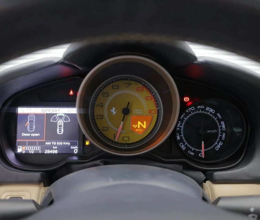 2014 Ferrari California - Image 6 of 10