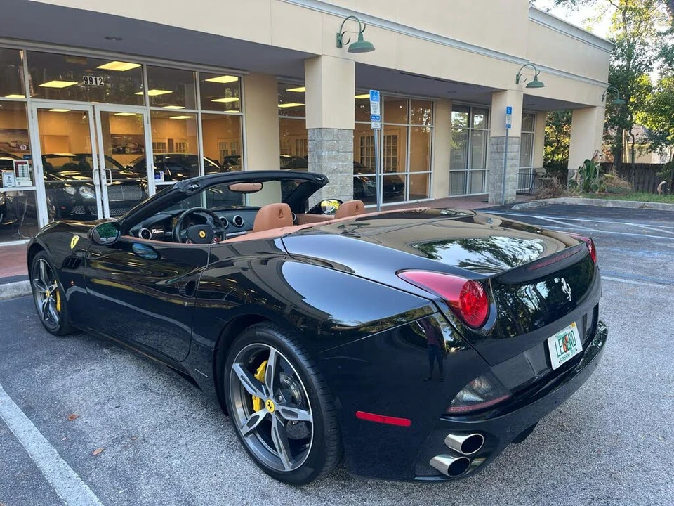 2014 Ferrari California - Image 9 of 31