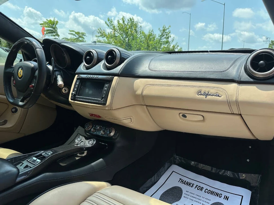 2014 Ferrari California - Image 16 of 31