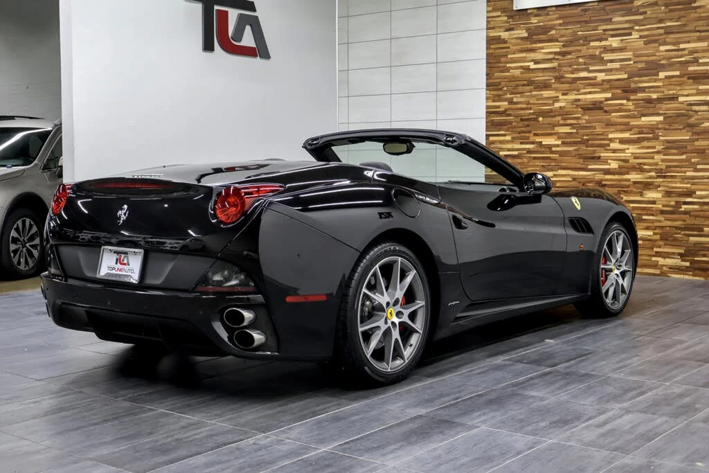 2014 Ferrari California - Image 9 of 31