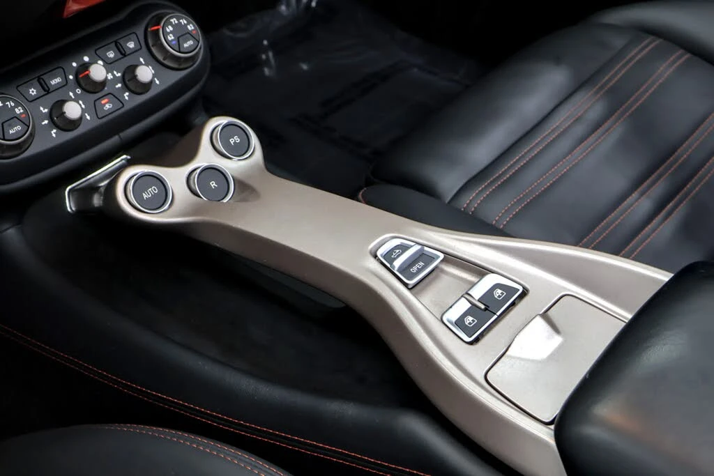 2014 Ferrari California - Image 16 of 31