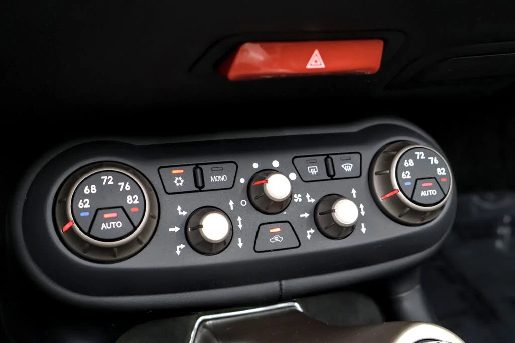 2014 Ferrari California - Image 18 of 31