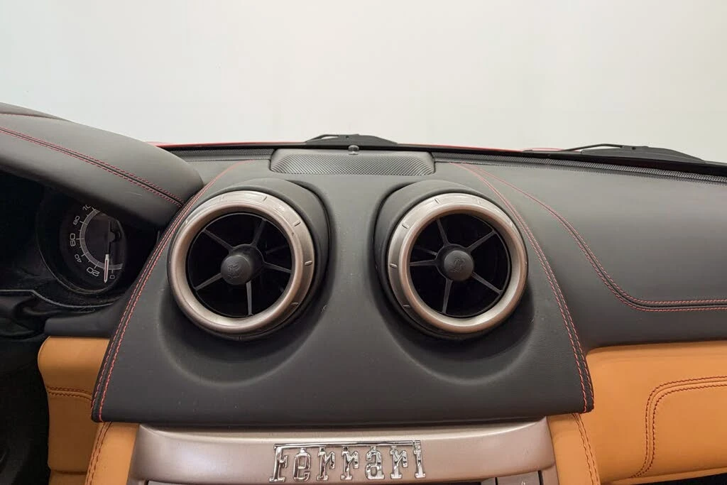 2014 Ferrari California - Image 26 of 31