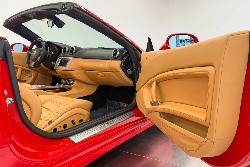 2014 Ferrari California - Image 29 of 31