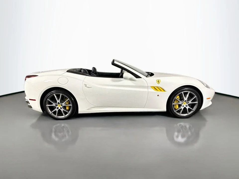 2014 Ferrari California - Image 8 of 30