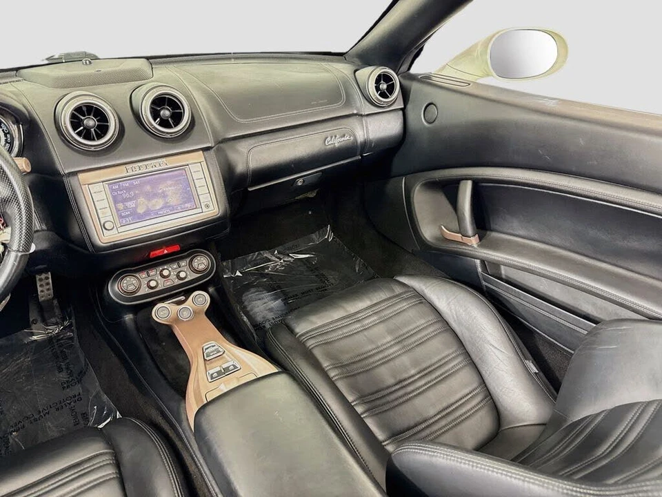 2014 Ferrari California - Image 22 of 30