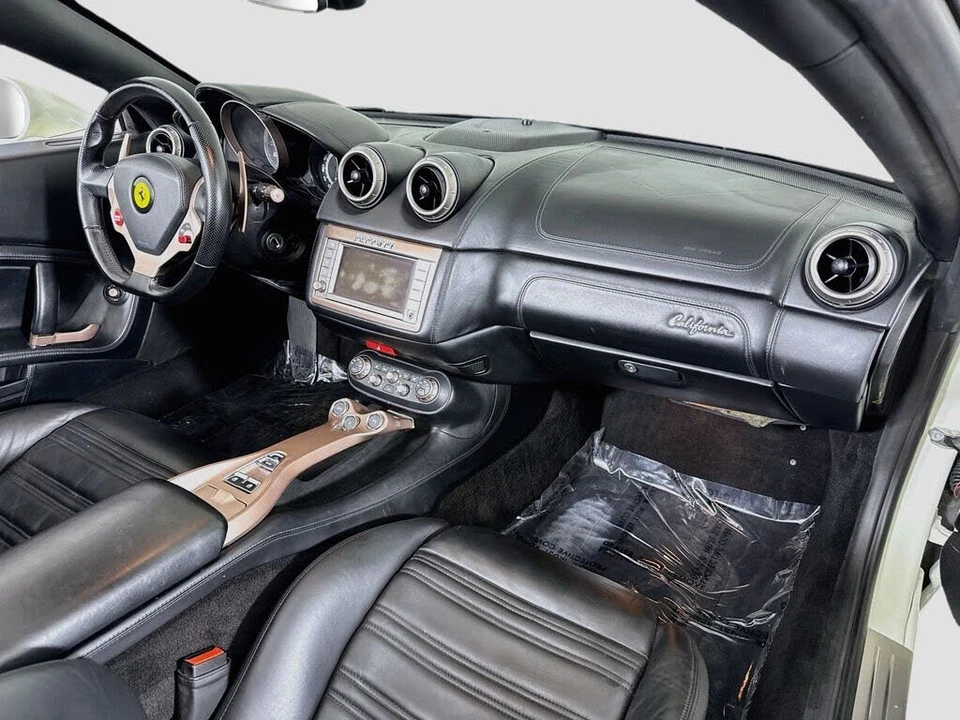 2014 Ferrari California - Image 27 of 30