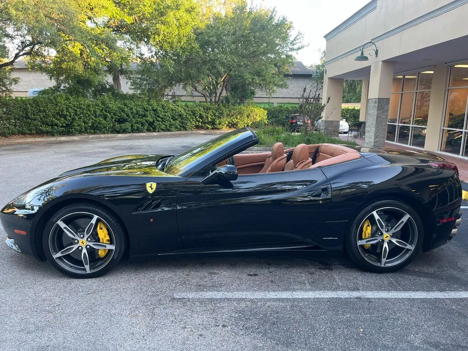 2014 Ferrari California - Image 11 of 31