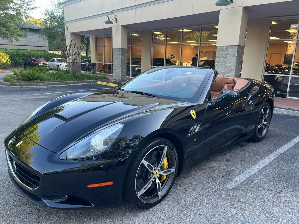 2014 Ferrari California - Image 12 of 31