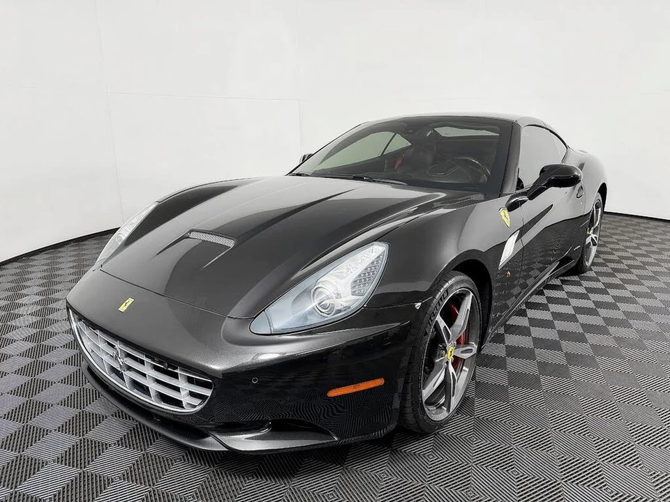 2014 Ferrari California - Image 2 of 31