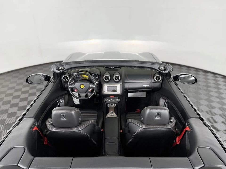 2014 Ferrari California - Image 24 of 31