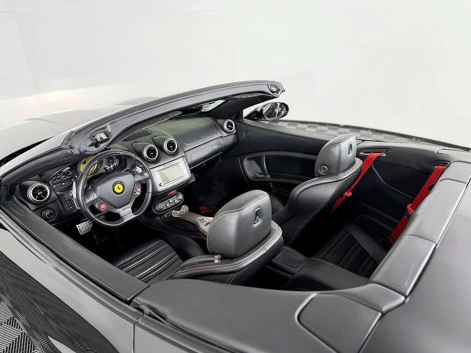 2014 Ferrari California - Image 25 of 31