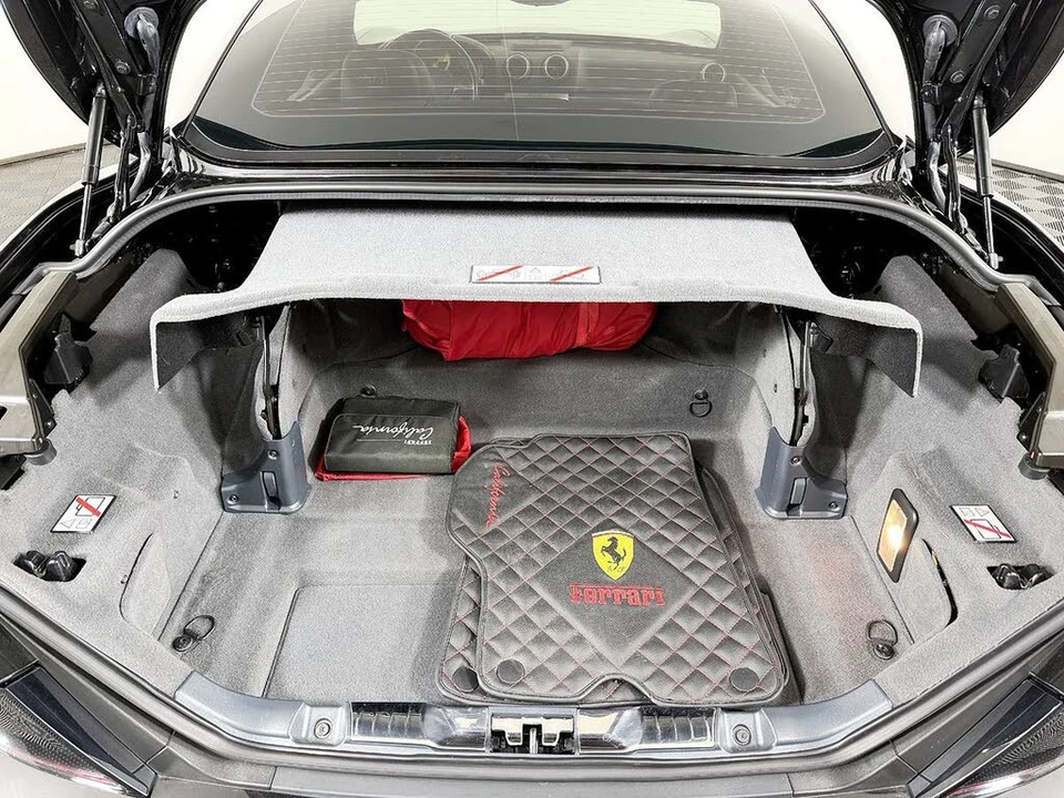 2014 Ferrari California - Image 14 of 31