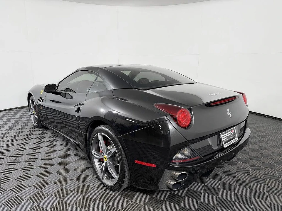 2014 Ferrari California - Image 17 of 31