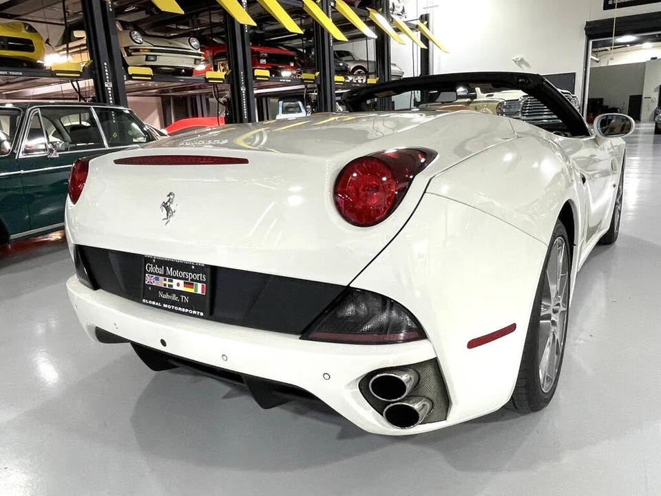 2014 Ferrari California - Image 8 of 31