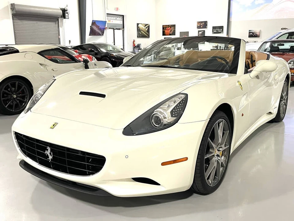 2014 Ferrari California - Image 17 of 31