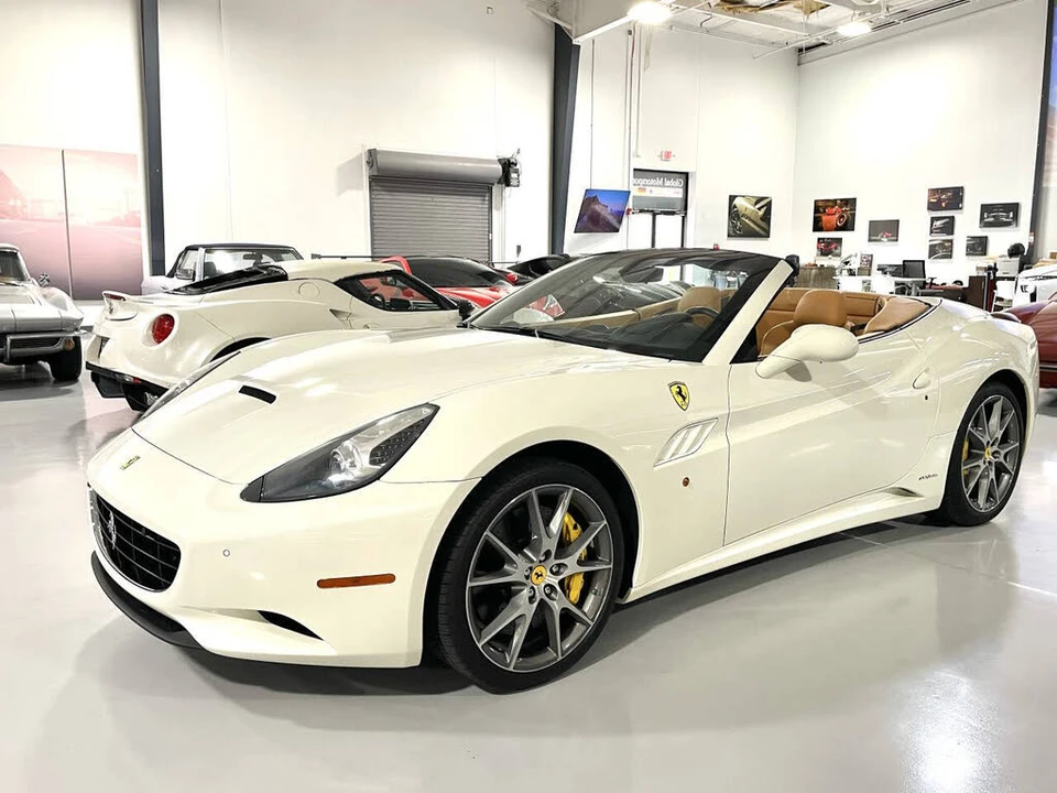 2014 Ferrari California - Image 16 of 31