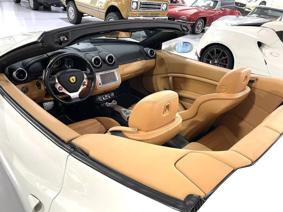 2014 Ferrari California - Image 14 of 31