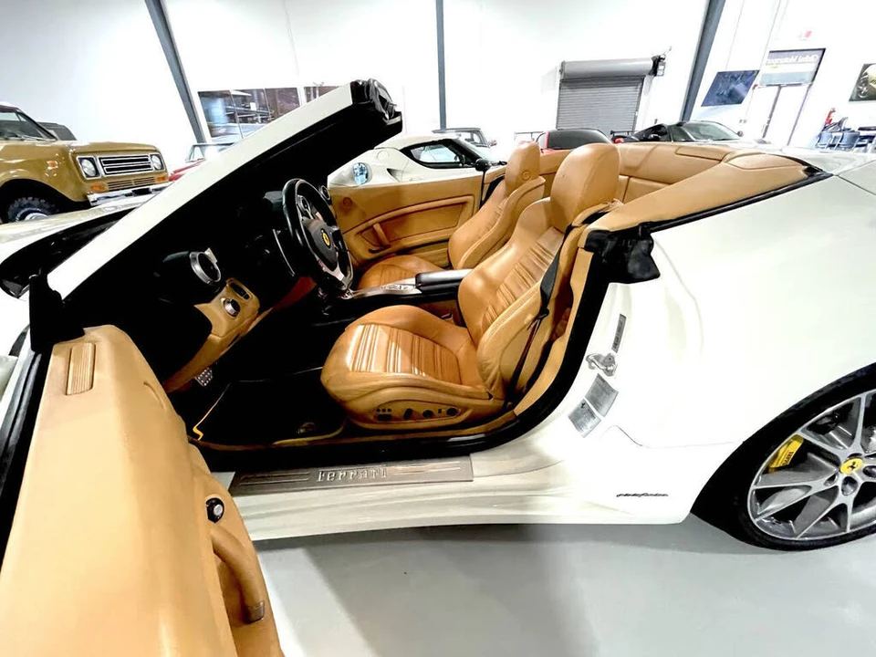 2014 Ferrari California - Image 23 of 31
