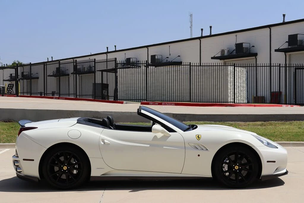 2014 Ferrari California - Image 12 of 31