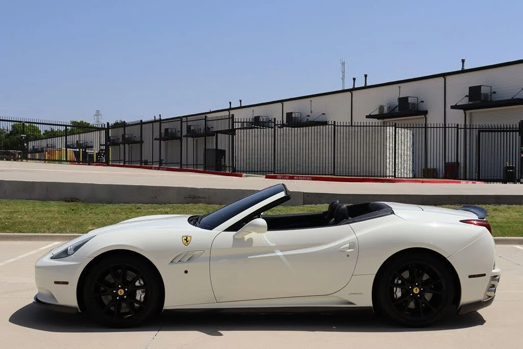 2014 Ferrari California - Image 14 of 31