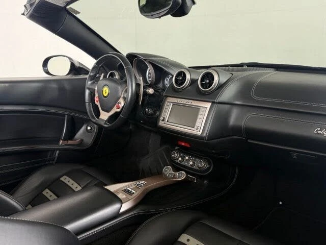 2014 Ferrari California - Image 20 of 27