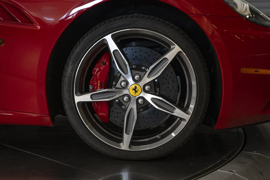 2014 Ferrari California - Image 25 of 31
