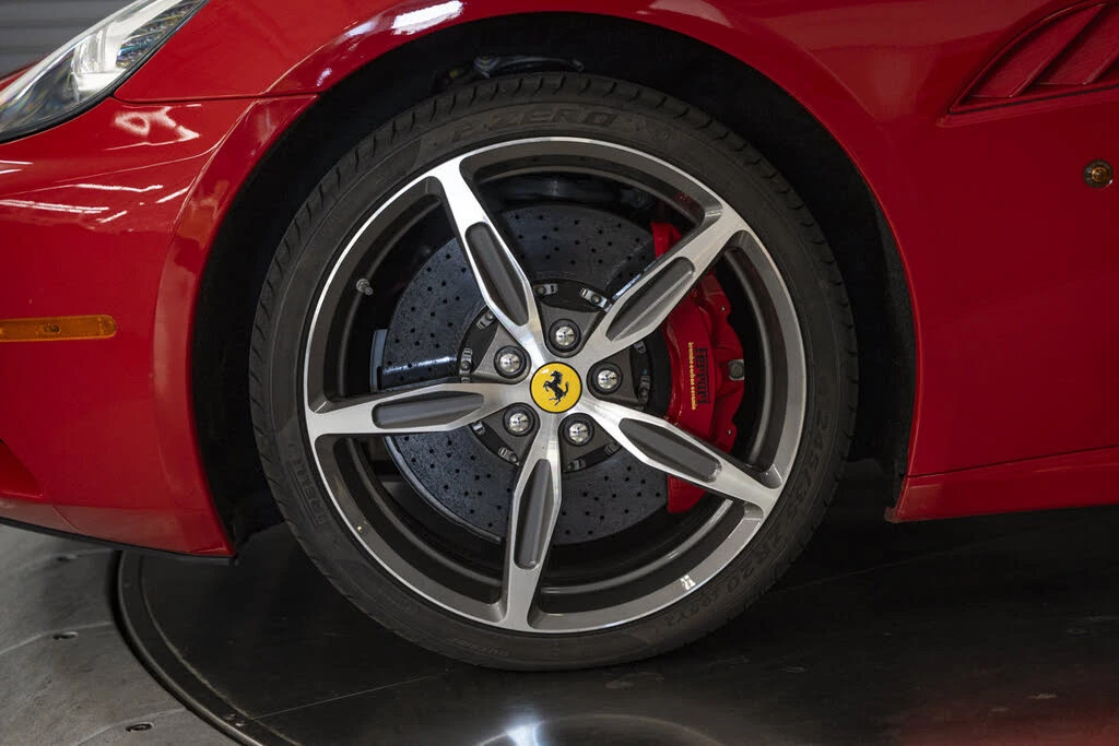 2014 Ferrari California - Image 13 of 31