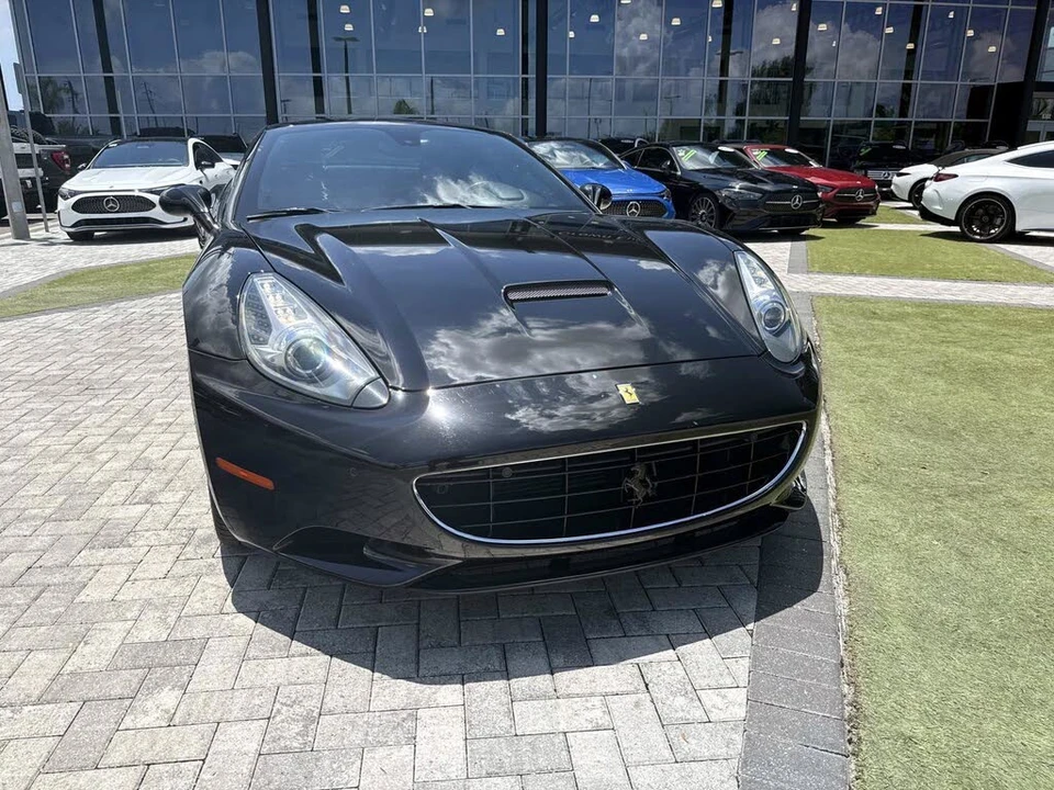 2014 Ferrari California - Image 8 of 21
