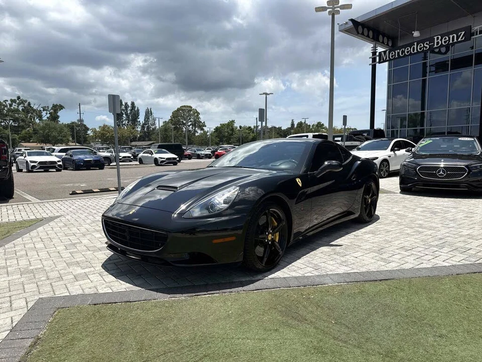 2014 Ferrari California - Image 2 of 21