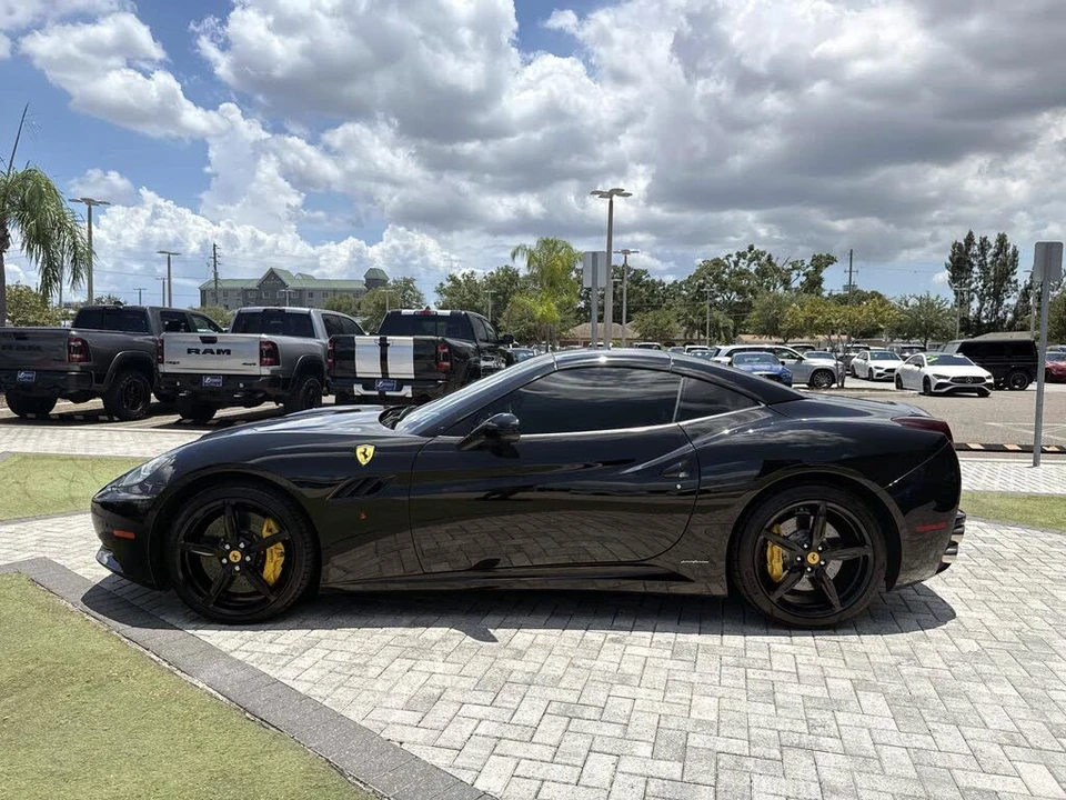 2014 Ferrari California - Image 3 of 21