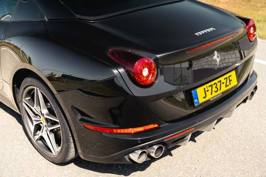 2014 Ferrari California T - Image 27 of 31