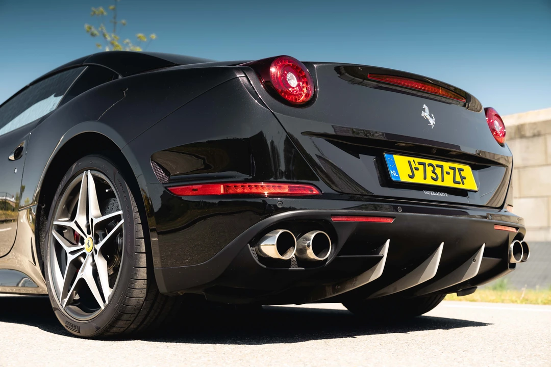2014 Ferrari California T - Image 28 of 31