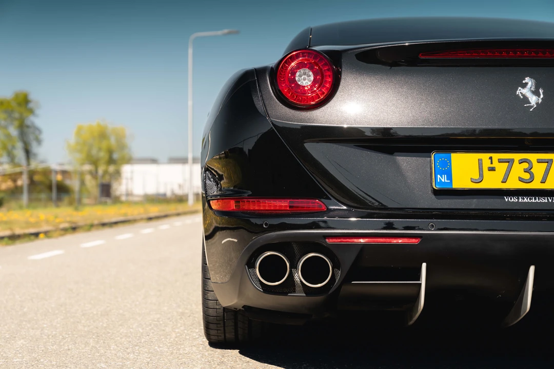 2014 Ferrari California T - Image 29 of 31