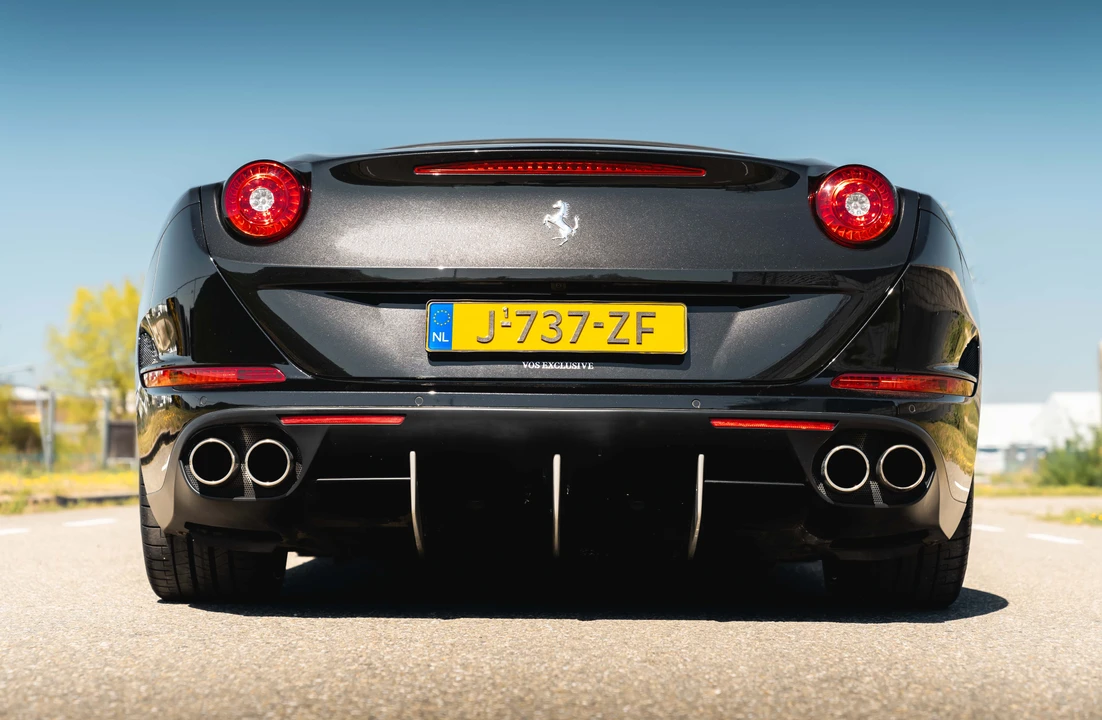 2014 Ferrari California T - Image 16 of 31