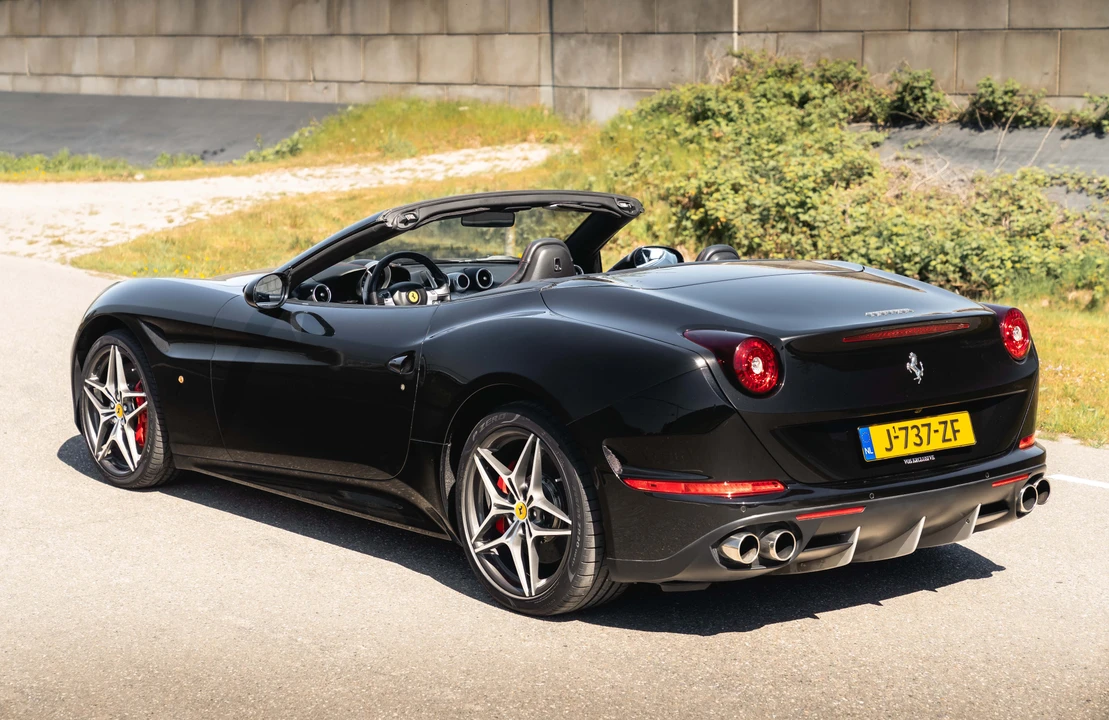 2014 Ferrari California T - Image 13 of 31